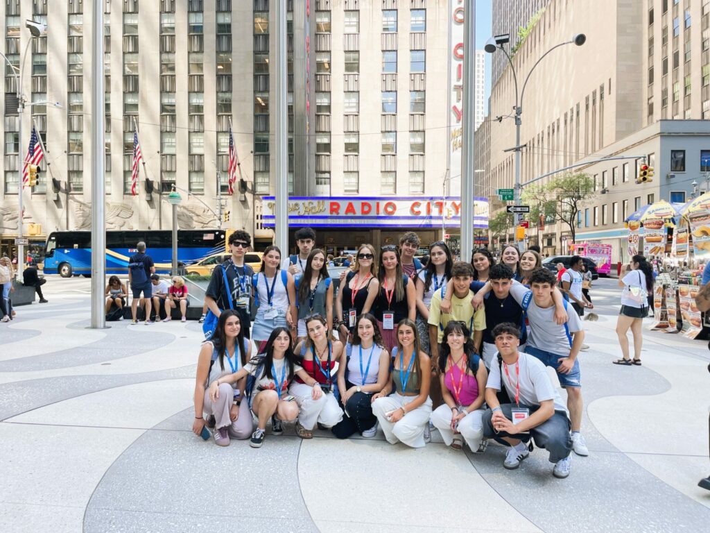 nuestros estudiantes de verano en new york viendo la ciudad