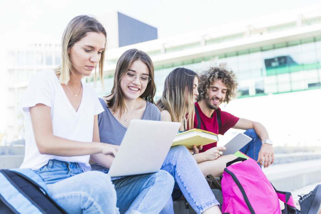 Bachillerato en el extranjero: guía completa para estudiantes y familias